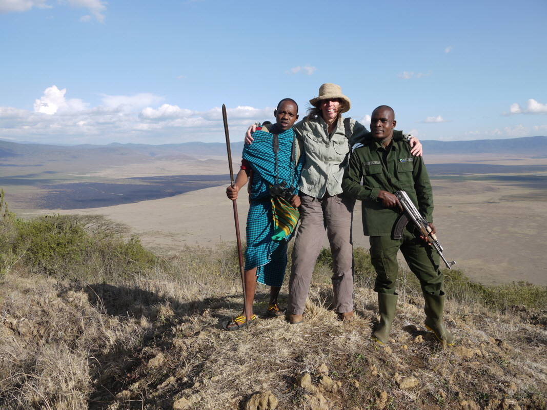 Ngorongoro Wanderung am Kraterrand November 2020 -  gut besch�tzt vom mir 