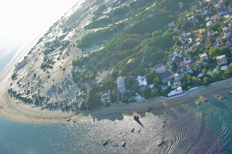 Strand und Dorf Shela